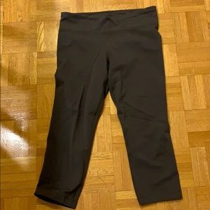 🌸2/$40🌸 Under Armour Crop Leggings